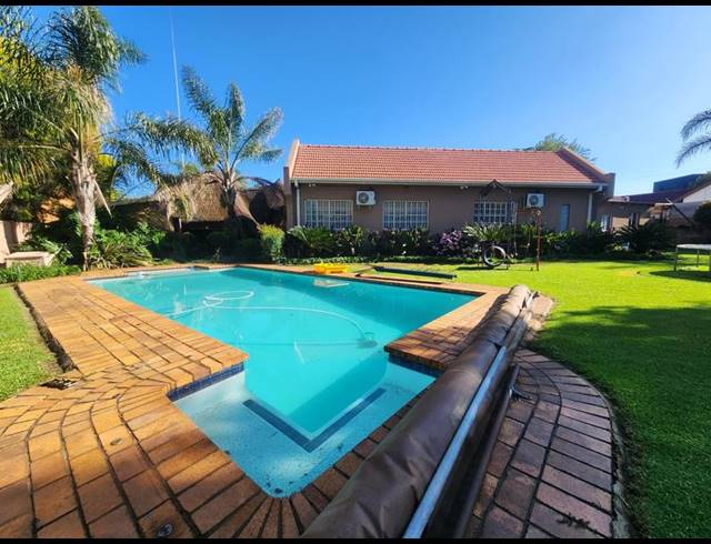 3 BEDROOM HOUSE FOR SALE IN BRACKENHURST